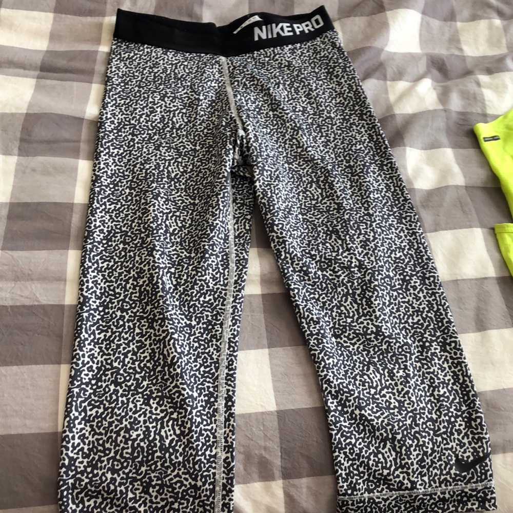 Nike Pro Crop legging small black and white